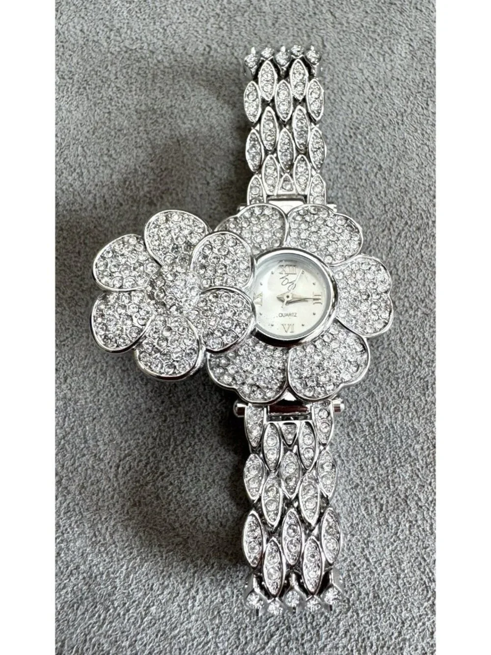 NIB Vtg SUZANNE SOMERS FLOWER Hidden WATCH with 2 BANDS -Crystals +Black -Unworn